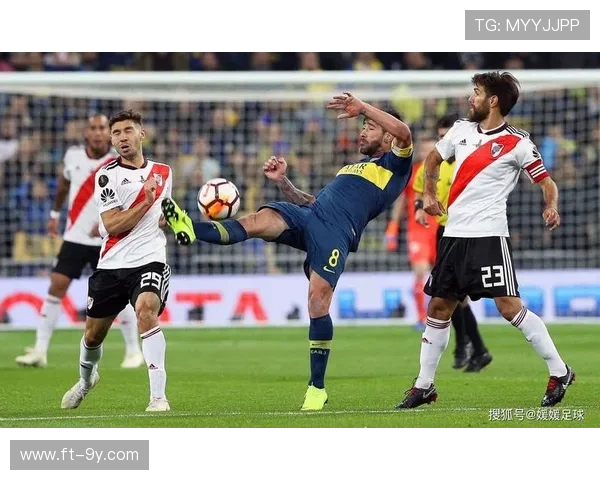 当足球场上防守球员成了喜剧演员，笑料百出的搞笑防守瞬间合集